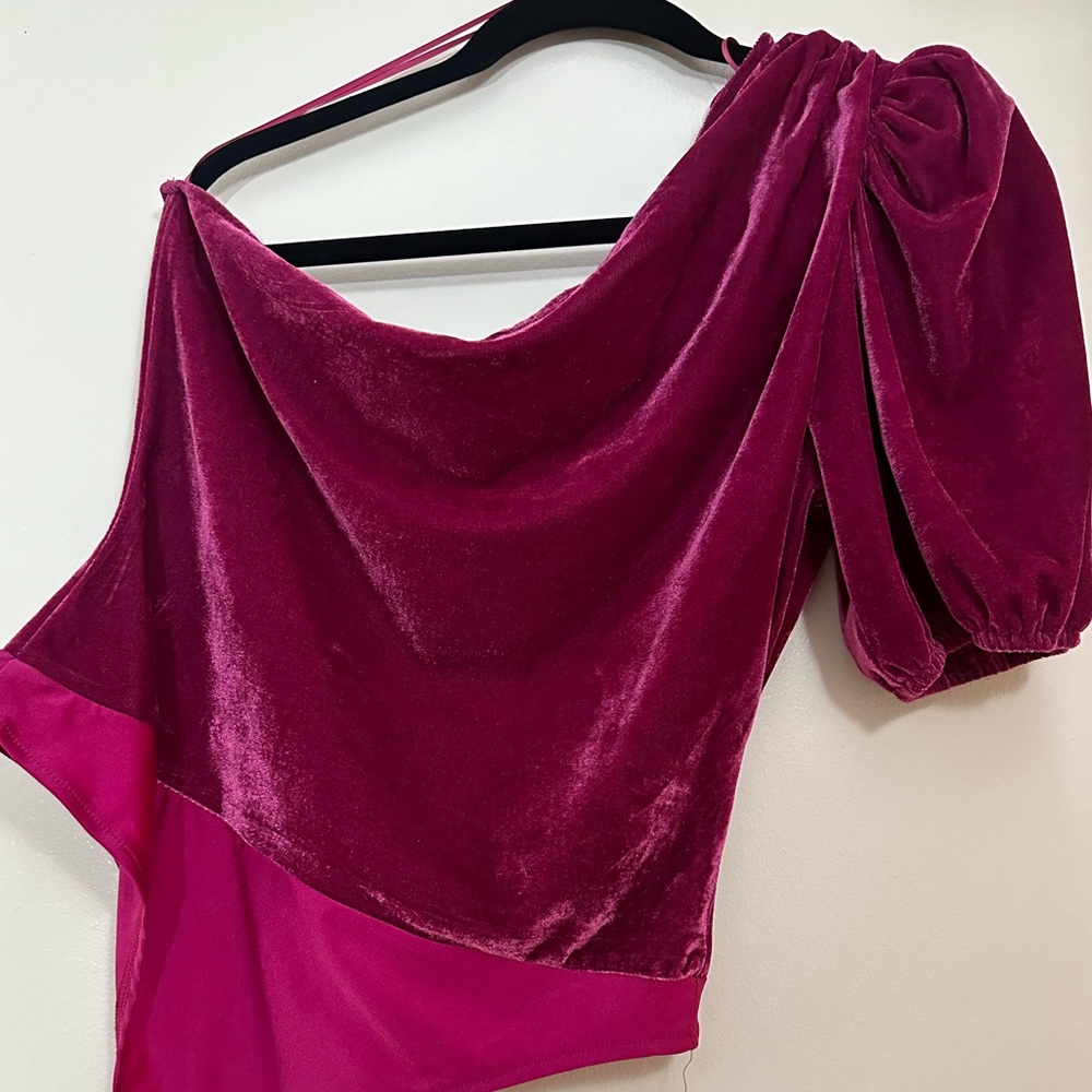 Fanco One-Shoulder Velvet Bodysuit